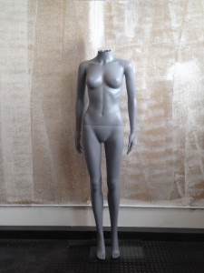 MANNEQUINS À BAS PRIX